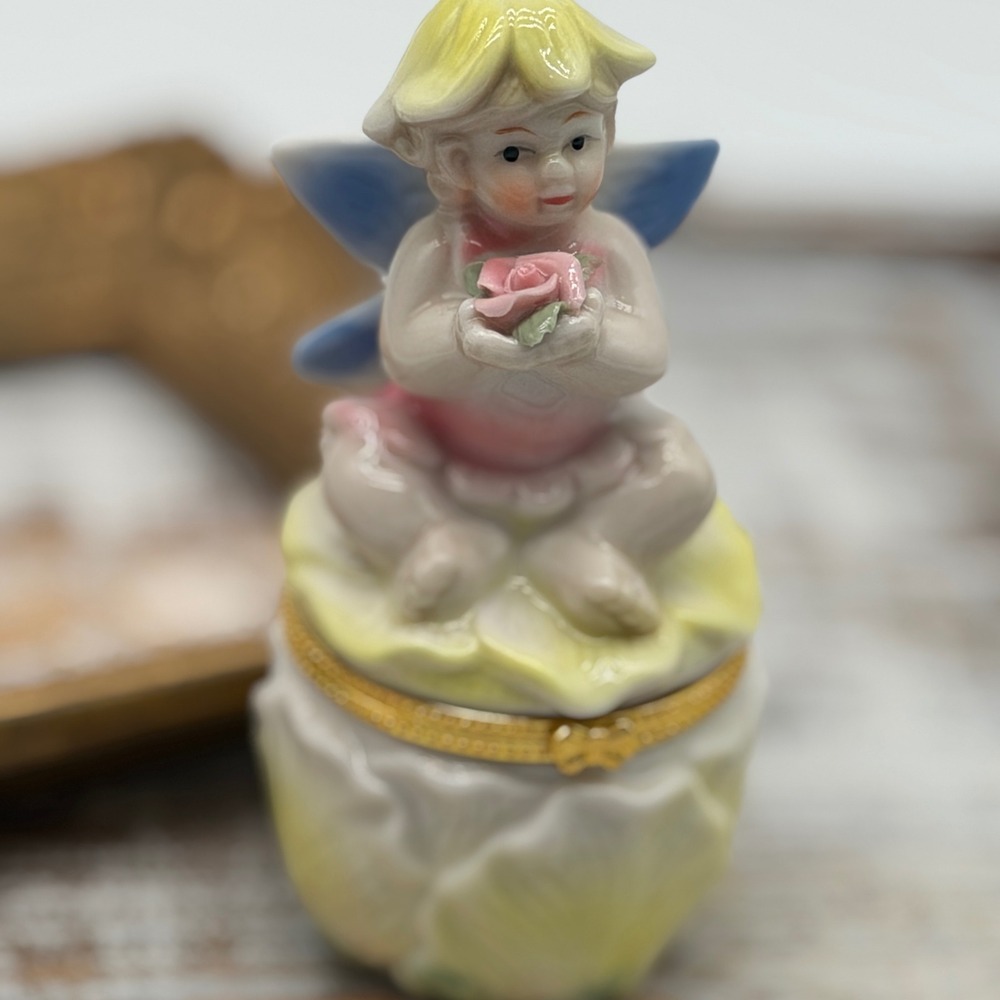 Vintage Style Porcelain Fairy Trinket Box Hinged Flower Base Figurine Bow Clasp